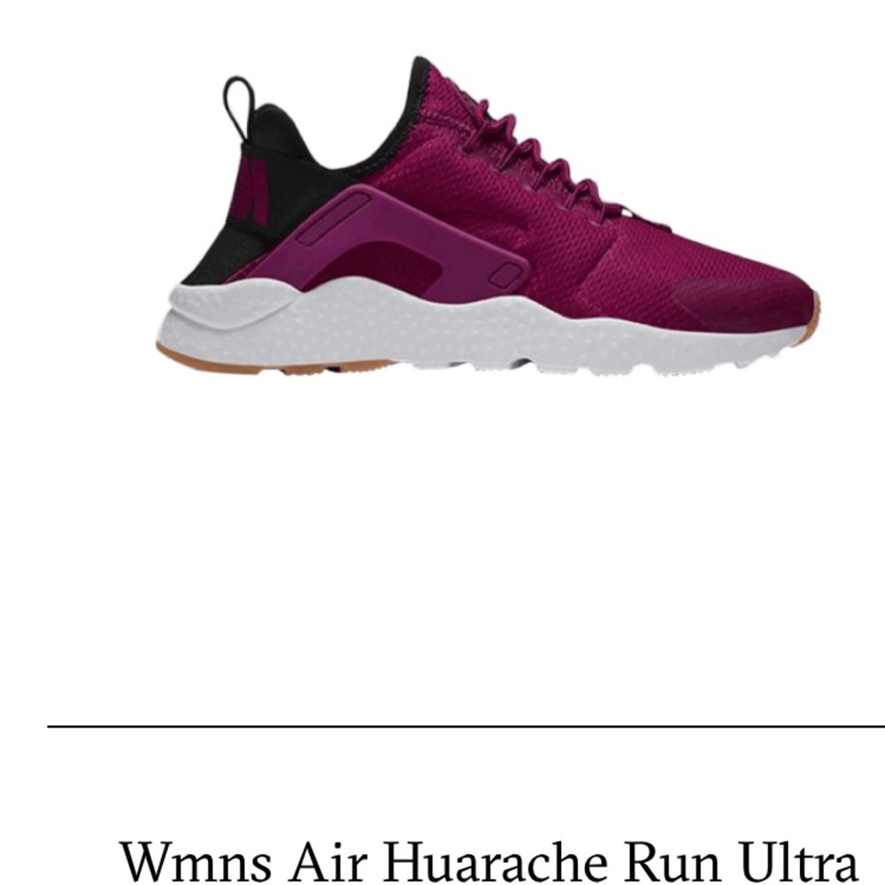 Nike Women’s Huaraches in Fuschia (size 9.5)